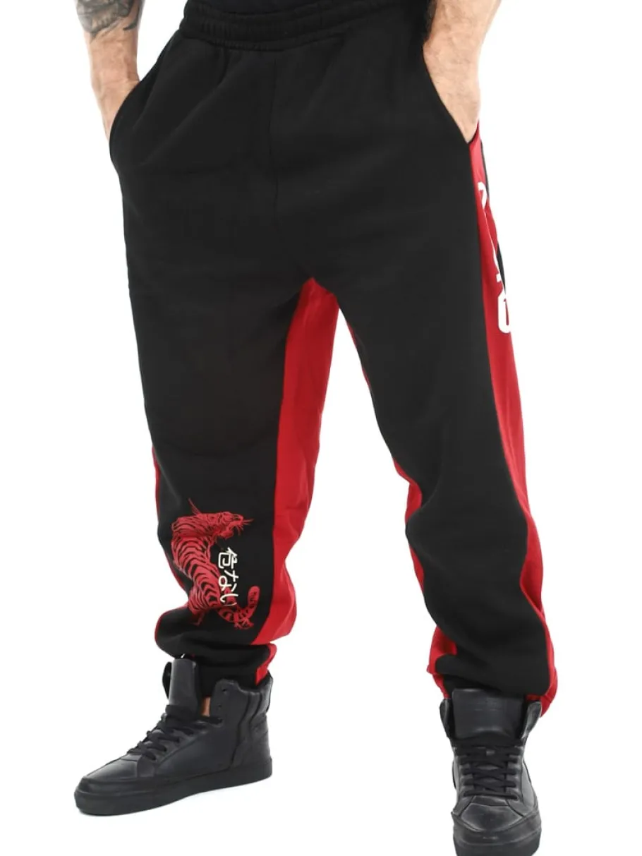 dngrs_bold_sweatpants__so_0.webp DNGRS Bold Sweatpants - Sort/Rød^Urban Classics Sale