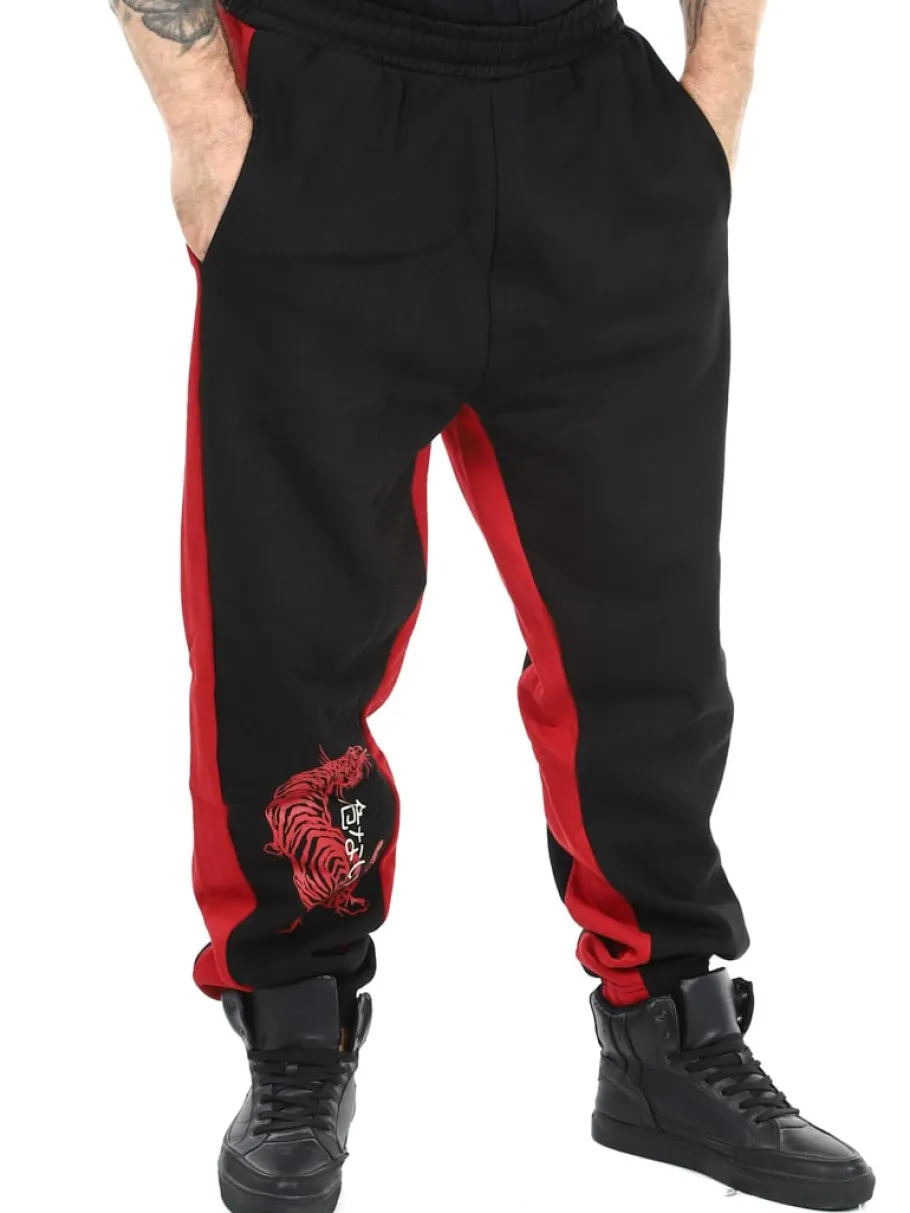 dngrs_bold_sweatpants__so_2.webp DNGRS Bold Sweatpants - Sort/Rød^Urban Classics Sale