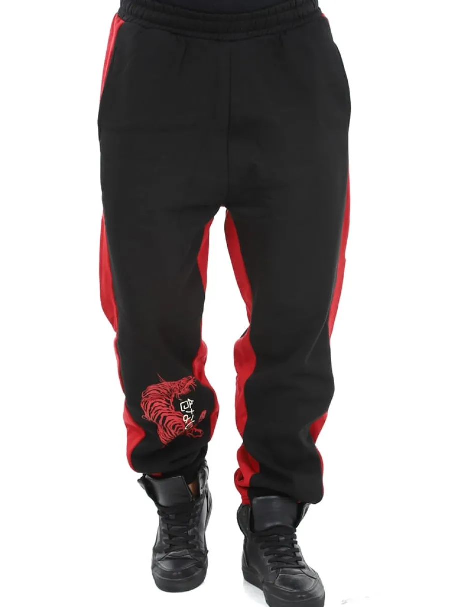 dngrs_bold_sweatpants__so_3.webp DNGRS Bold Sweatpants - Sort/Rød^Urban Classics Sale