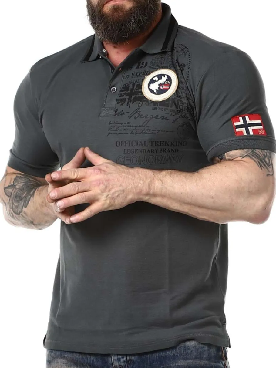 karuen_geo_norway_pik__mr_3-1.webp Karuen Geo Norway Piké - Mørkegrå^Geographical Norway Sale